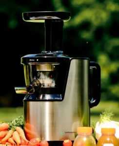 Home Slowjuicer luxe RVS model met mogelijkheid sap zonder pulp te drinken