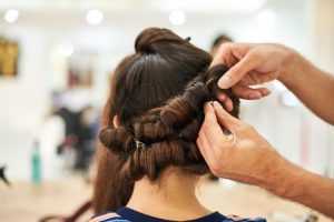 Home TRINITY haircare producten voor kappersmerk: haarproducten voor styling, kleuring en verzorging met natuurlijke ingrediënten