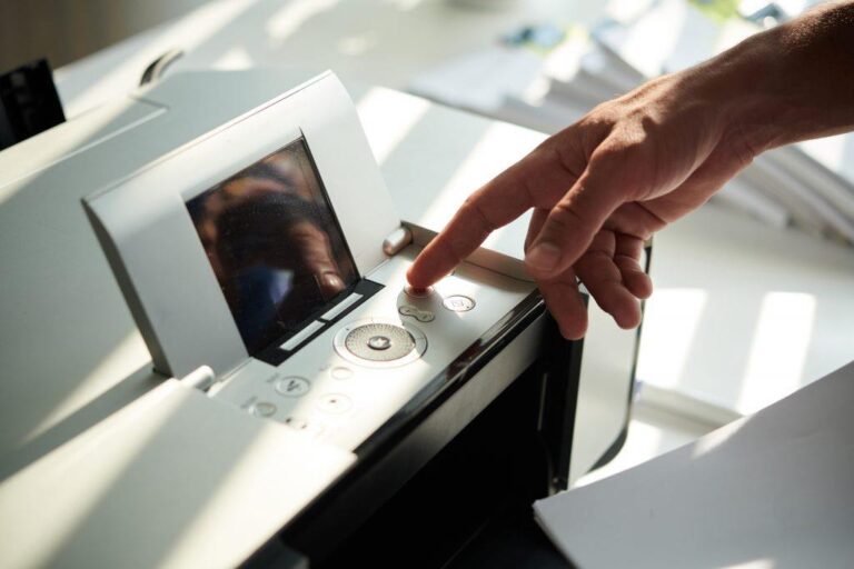 Moderne A3 printer voor zakelijke omgeving met extra functionaliteit voor grootformaat documenten
